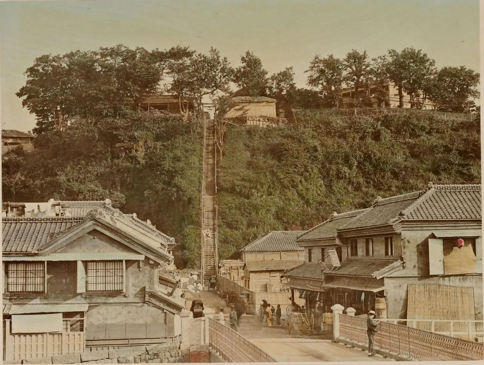 The One Hundred Steps at Yokohama (Japan: Described and Illustrated by the Japanese, Section 7, leaf 34)