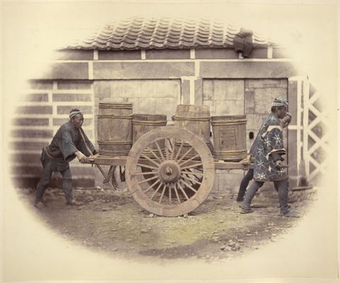 [Japanese Indentured Workers Pushing a Cart]