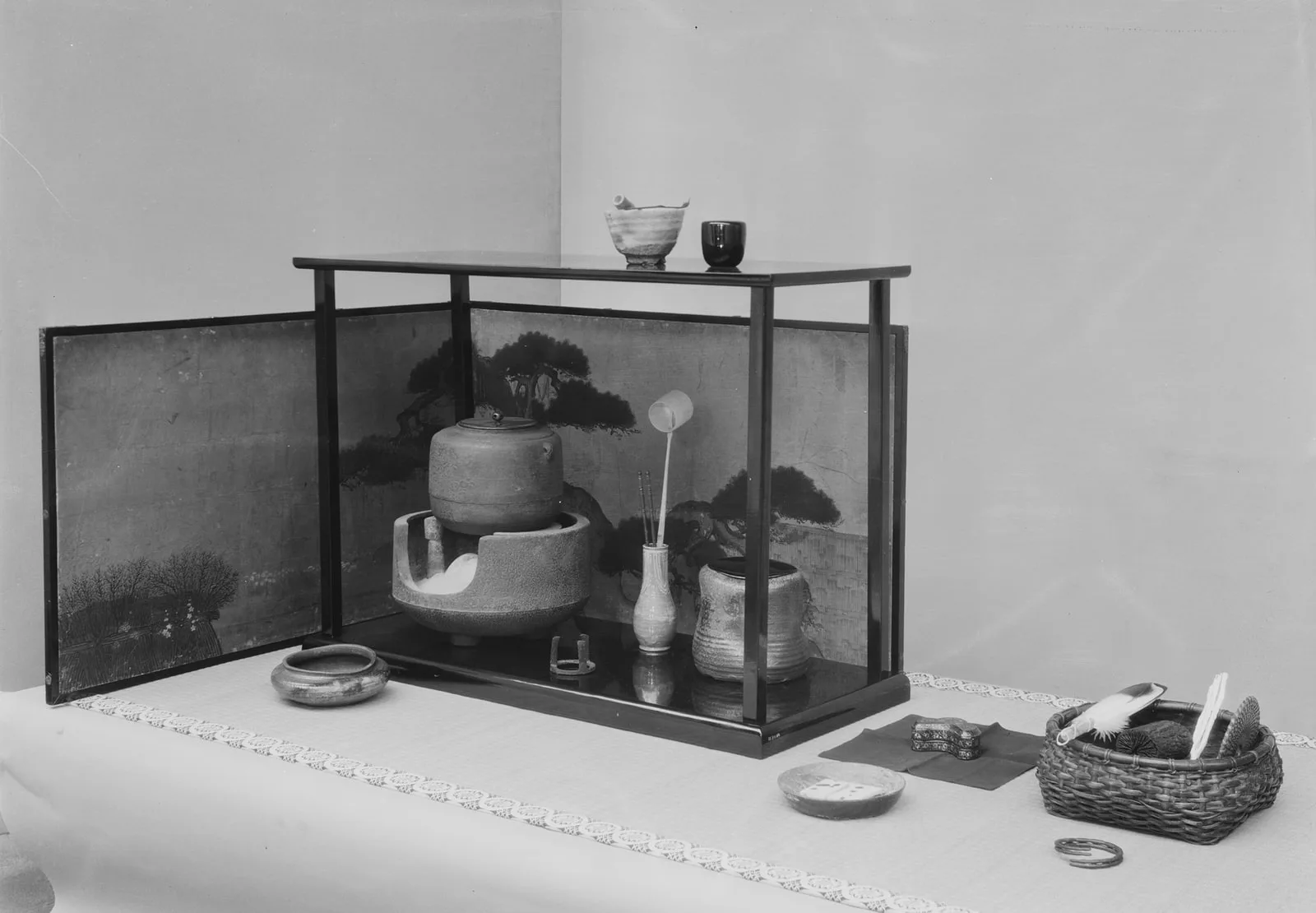 Kettle-Lid Rest (Futaoki)