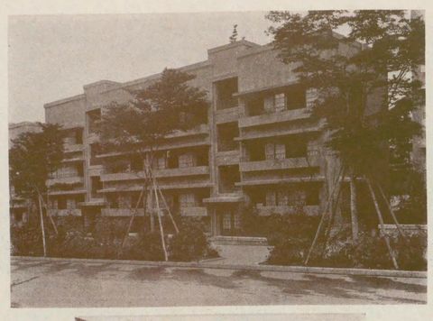 中庭に面した鉄筋のアパートメント（建築年鑑 昭和2年版）
