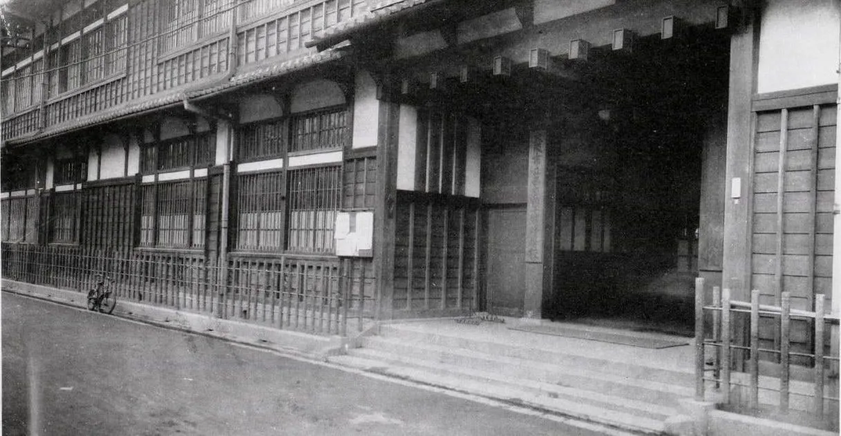 西六小学校